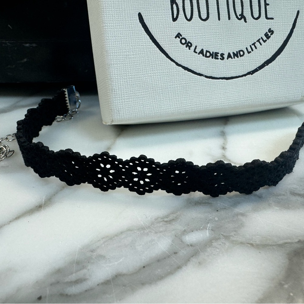 Y2K Black Choker and Dangle Earrings Set - Picture 2 of 4
